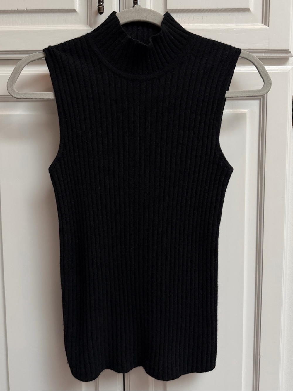 St. John For Nordstrom Sleeveless Mock Neck 100% Cashmere Sweater Size Small